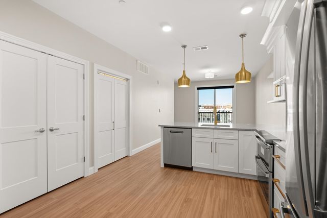 99 Foundry Pl Unit 412, Portsmouth, NH 03801