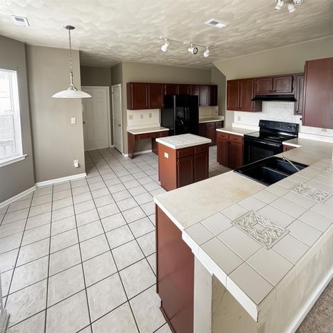 6418 Aberdeen PL, Suffolk, VA 23435