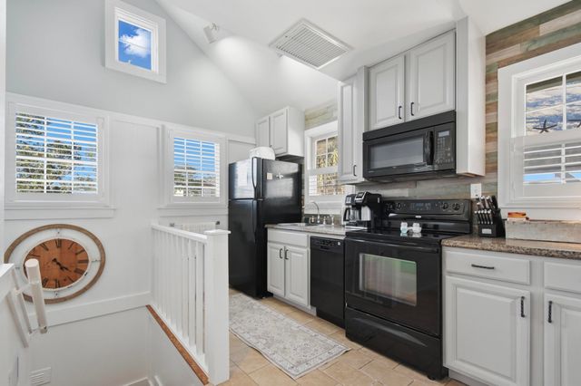 246 NE Maggie Circle, Steinhatchee, FL 32359