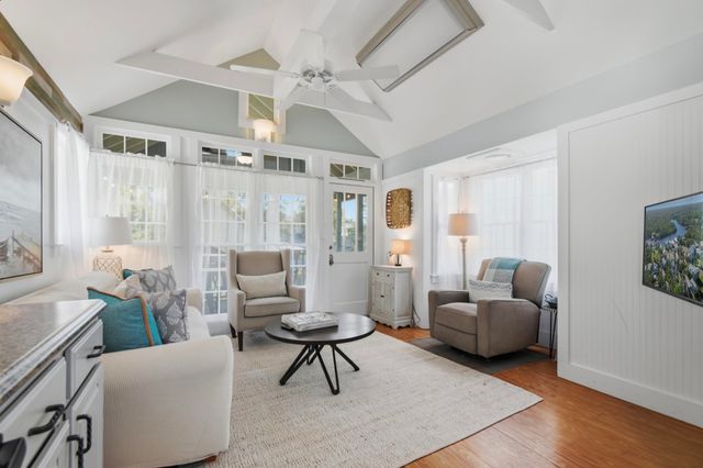 246 NE Maggie Circle, Steinhatchee, FL 32359