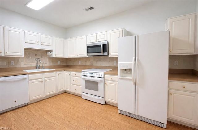 300 Riveranne Ct Apt 313, Virginia Beach, VA 23462