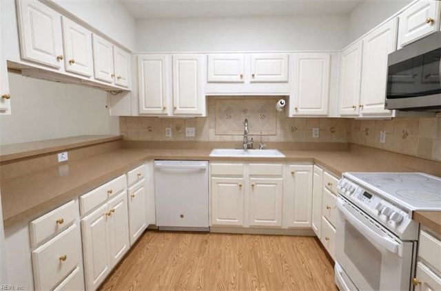 300 Riveranne Ct Apt 313, Virginia Beach, VA 23462