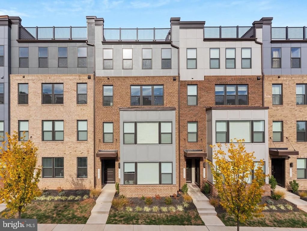 43812 MIDDLEWAY TER, Ashburn, VA 20147