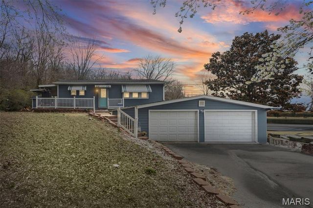 208 Cove Court, Caseyville, IL 62232