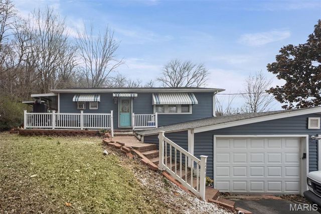 208 Cove Court, Caseyville, IL 62232