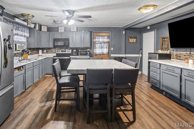 208 Cove Court, Caseyville, IL 62232