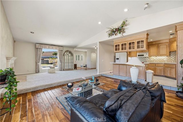 6813 E Los Santos, Long Beach, CA 90815