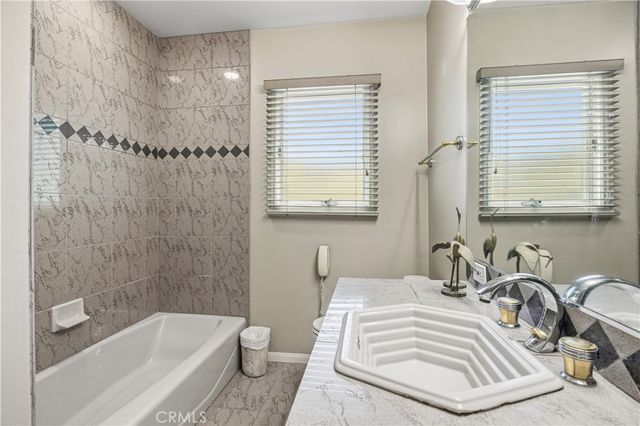 6813 E Los Santos, Long Beach, CA 90815