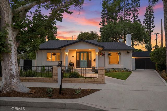 6813 E Los Santos, Long Beach, CA 90815