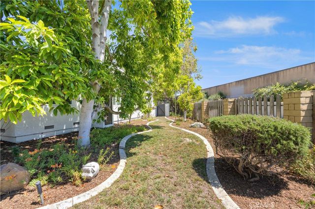 6813 E Los Santos, Long Beach, CA 90815