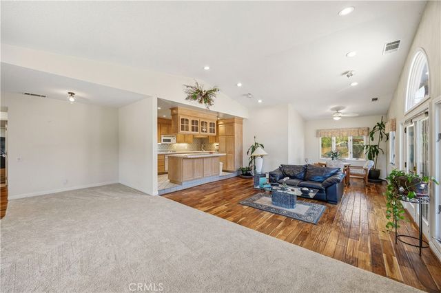6813 E Los Santos, Long Beach, CA 90815