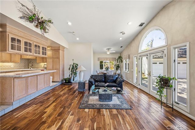 6813 E Los Santos, Long Beach, CA 90815