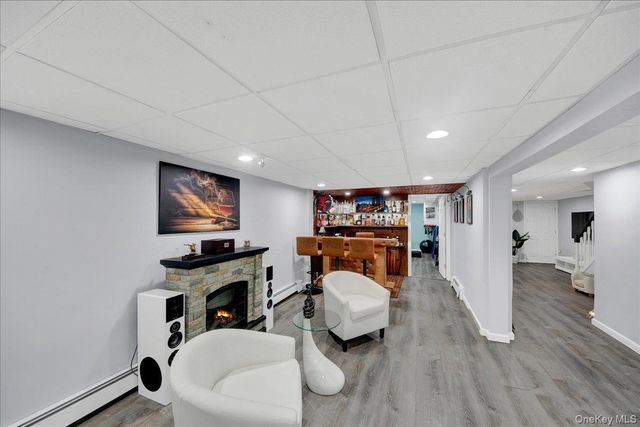 279 Throggs Neck Boulevard, Bronx, NY 10465