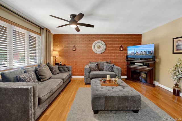279 Throggs Neck Boulevard, Bronx, NY 10465