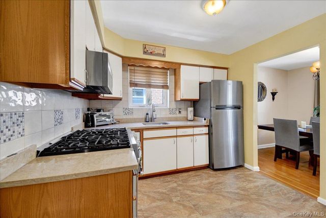 279 Throggs Neck Boulevard, Bronx, NY 10465