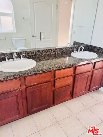 5719 Camellia Avenue 109, North Hollywood, CA 91601