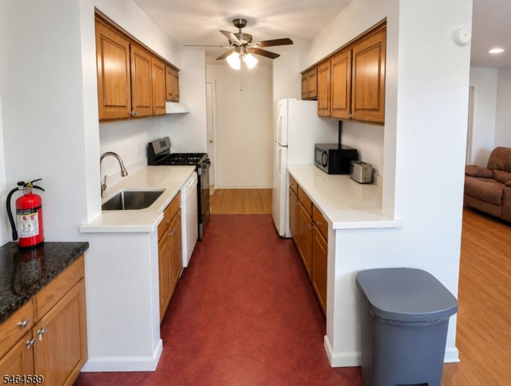 605 Grove St E4, Clifton City, NJ 07013 — photo 3