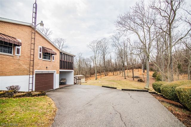 82 Highland Lake Circle, Washington, WV 26181