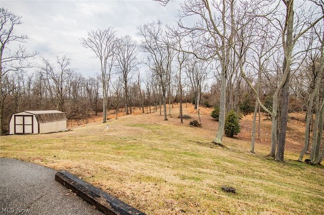 82 Highland Lake Circle, Washington, WV 26181