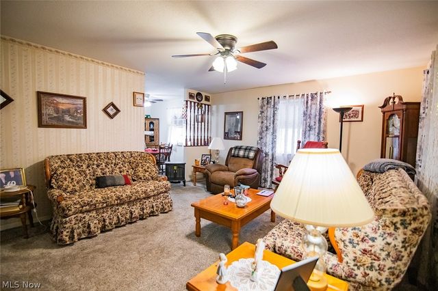 82 Highland Lake Circle, Washington, WV 26181