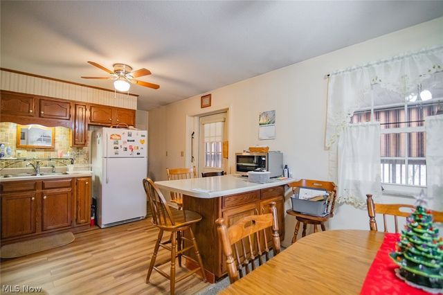 82 Highland Lake Circle, Washington, WV 26181