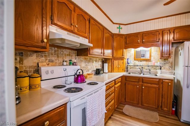 82 Highland Lake Circle, Washington, WV 26181
