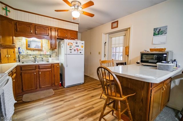 82 Highland Lake Circle, Washington, WV 26181