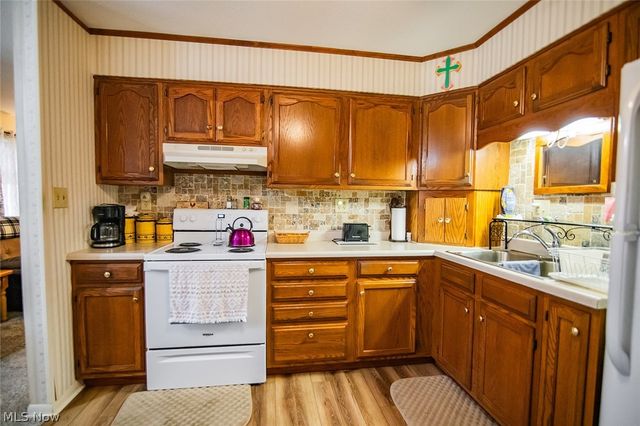 82 Highland Lake Circle, Washington, WV 26181