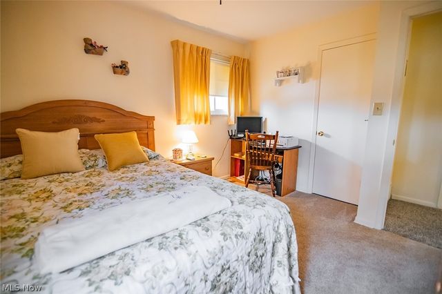 82 Highland Lake Circle, Washington, WV 26181