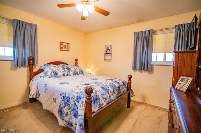 82 Highland Lake Circle, Washington, WV 26181