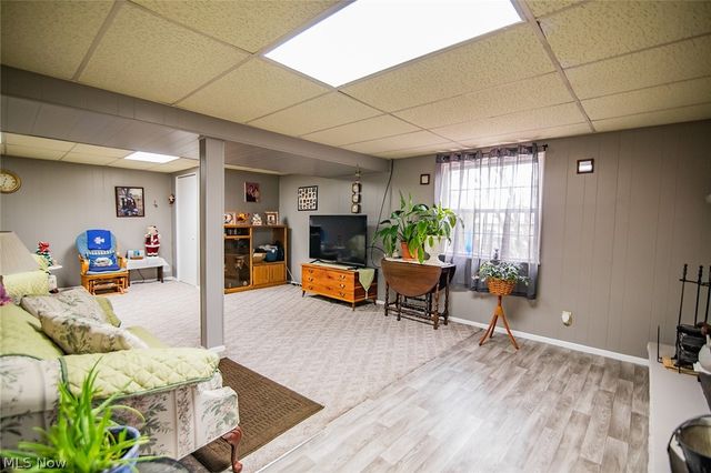 82 Highland Lake Circle, Washington, WV 26181