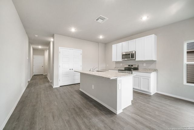 725 Canyon View, Seguin, TX 78155