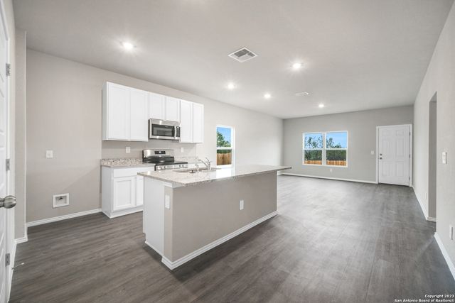 725 Canyon View, Seguin, TX 78155