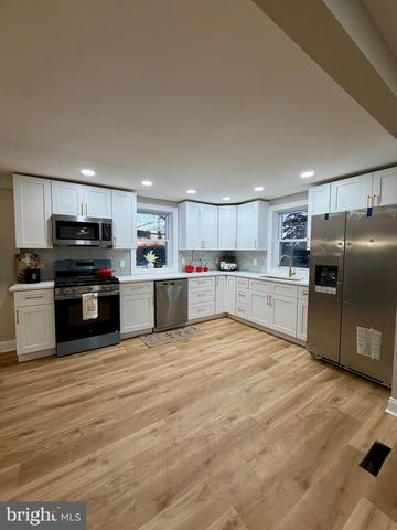 2 YALE RD, Wilmington, DE 19805