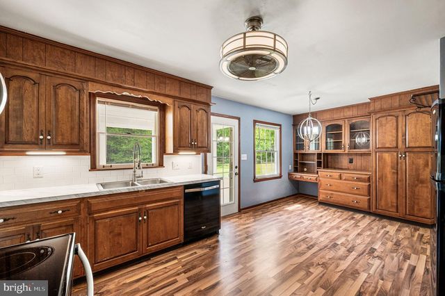 139 ROCK RD, Honey Brook, PA 19344