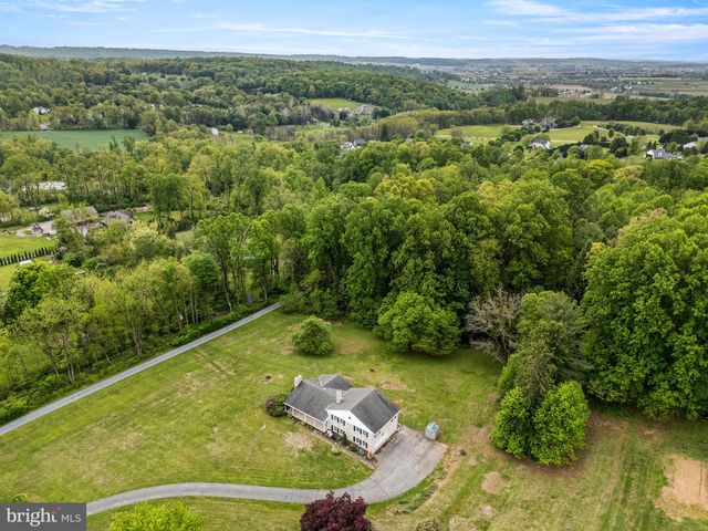 139 ROCK RD, Honey Brook, PA 19344
