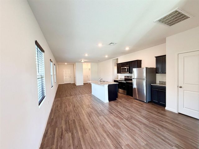 360 Bell Rings DR, Jarrell, TX 76537