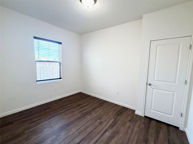 360 Bell Rings DR, Jarrell, TX 76537