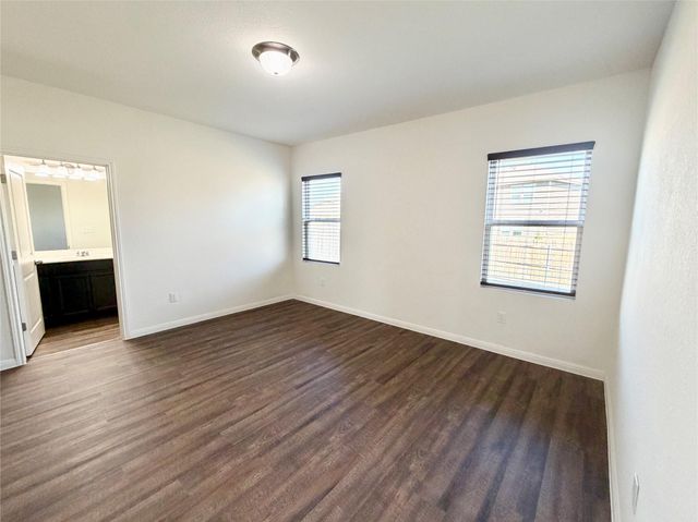 360 Bell Rings DR, Jarrell, TX 76537