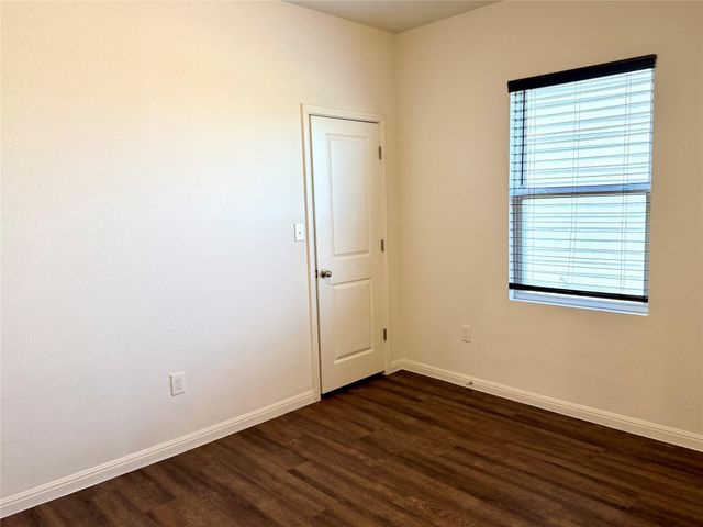 360 Bell Rings DR, Jarrell, TX 76537