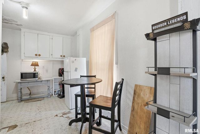 1918 6TH Avenue, Moline, IL 61265