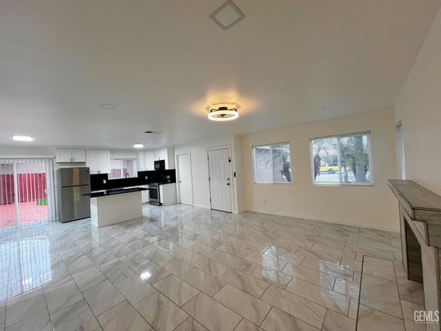 1416 Badger Pass Avenue, Bakersfield, CA 93307