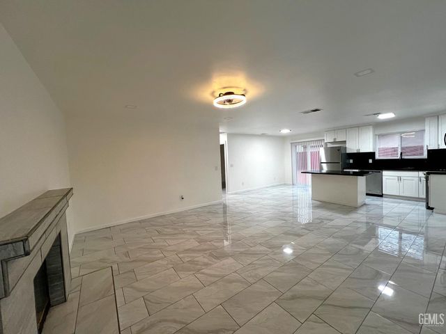 1416 Badger Pass Avenue, Bakersfield, CA 93307