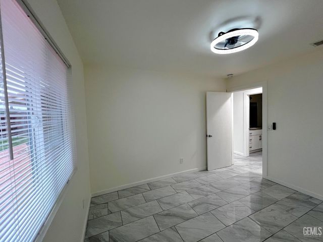 1416 Badger Pass Avenue, Bakersfield, CA 93307