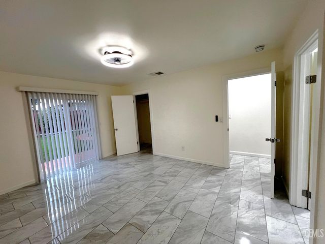 1416 Badger Pass Avenue, Bakersfield, CA 93307