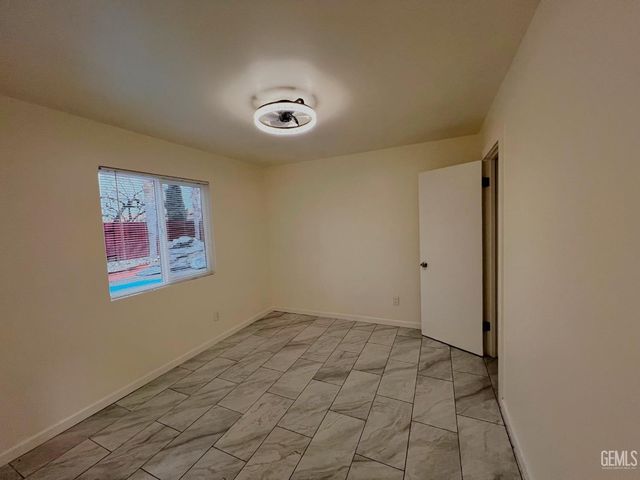 1416 Badger Pass Avenue, Bakersfield, CA 93307