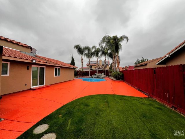 1416 Badger Pass Avenue, Bakersfield, CA 93307