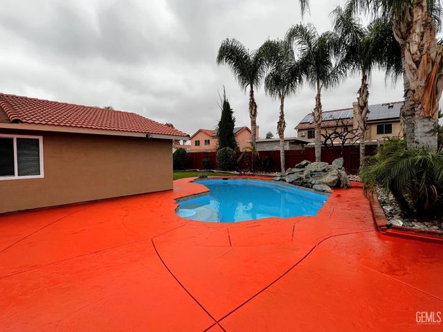 1416 Badger Pass Avenue, Bakersfield, CA 93307