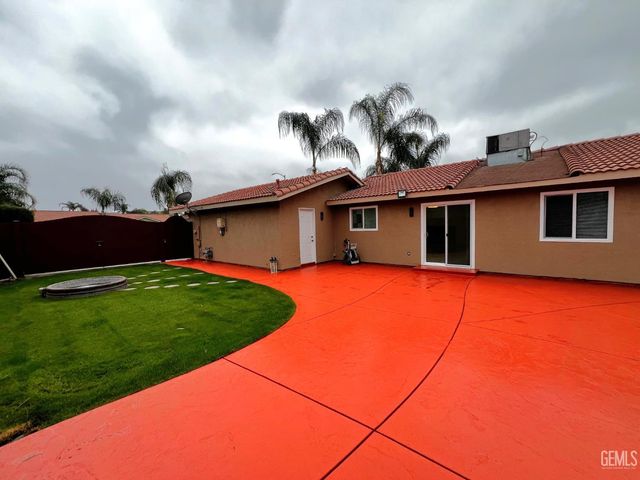 1416 Badger Pass Avenue, Bakersfield, CA 93307