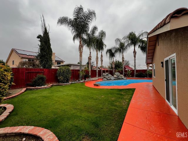 1416 Badger Pass Avenue, Bakersfield, CA 93307